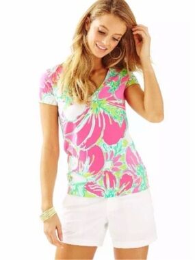 Lilly Pulitzer Michele Flamingo Pink Don’t give a cluck v-neck TShirt medium NWT